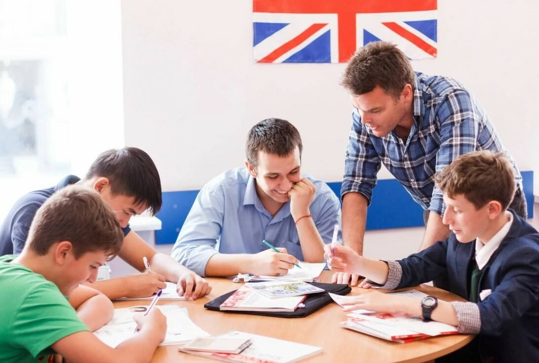 Learn a Language in a Supportive Group Setting